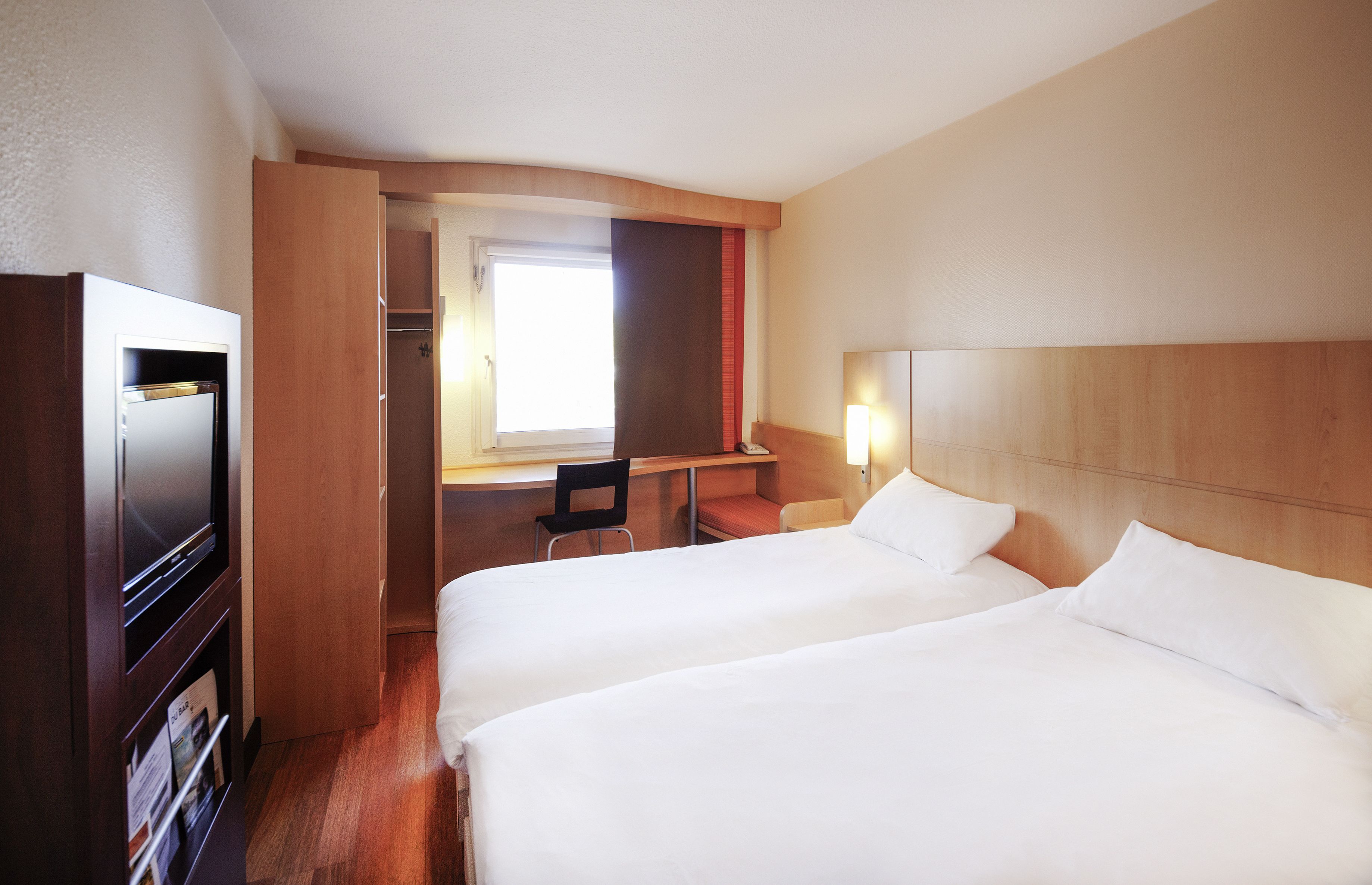 twin room, 2 single beds | desk, free cots/infant beds, free wifi, bed sheets