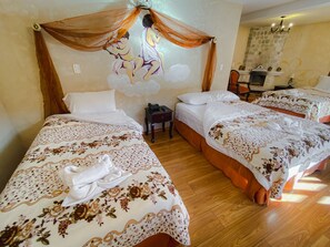Phòng dành cho gia đình | Trang trí khác biệt, màn/rèm cản sáng, phòng cách âm 