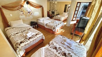 Phòng dành cho gia đình | Trang trí khác biệt, màn/rèm cản sáng, phòng cách âm