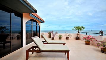 Sea view Penthouse | ๋ฐ์ฝ๋