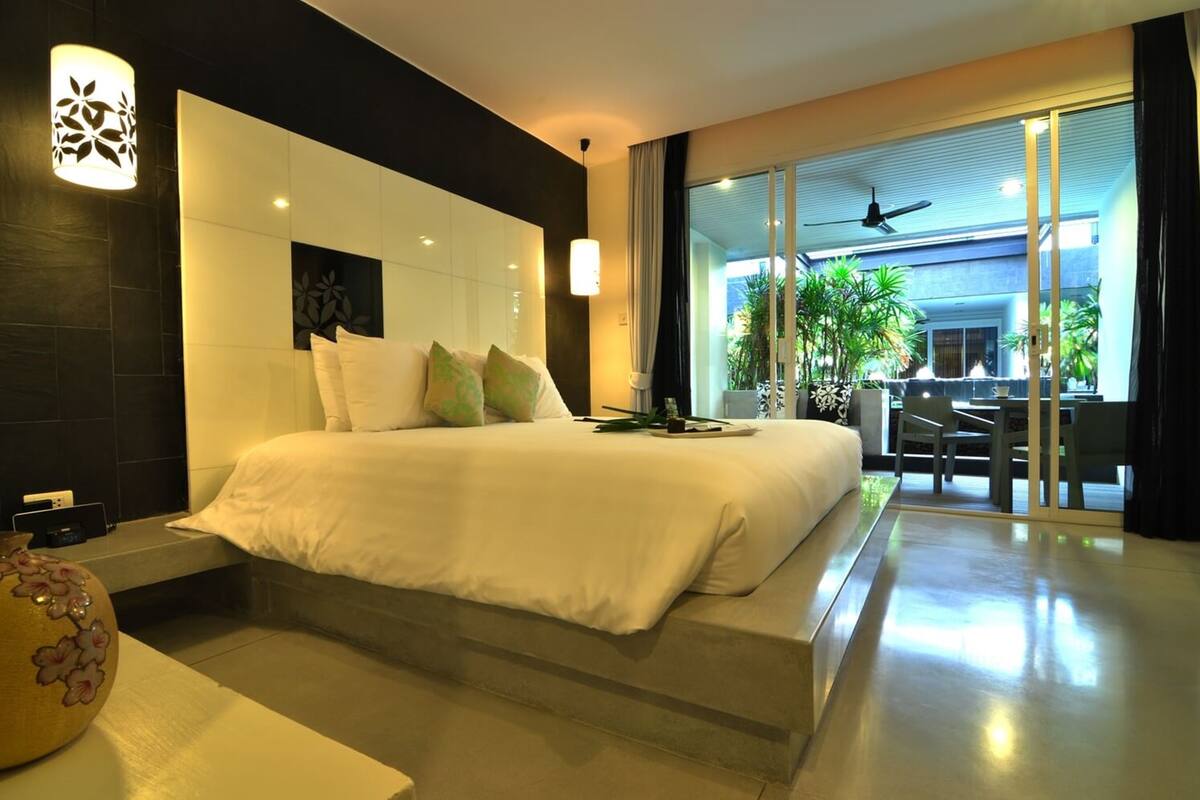 Phòng Tiêu chuẩn | Bộ đồ giường cao cấp, minibar, két bảo mật tại phòng, bàn 