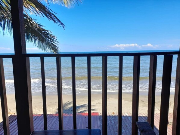 Deluxe Room | Terrace/patio - La Delphina B&B Bar and Grill Hotel (La Ceiba)