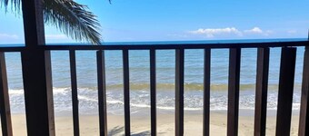 La Delphina B&B Bar and Grill Hotel