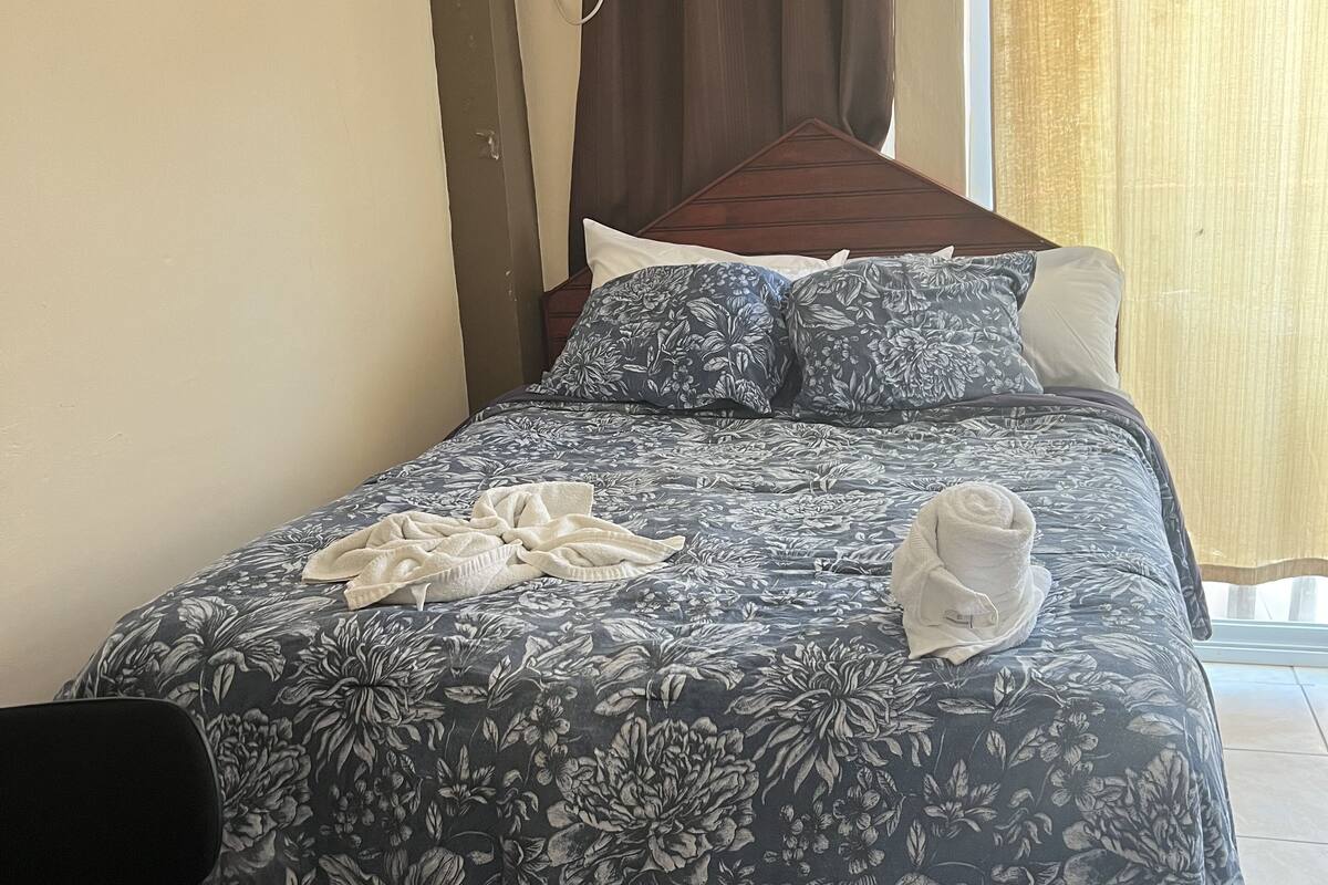 Peralatan tempat tidur premium, gebar bulu kapas, katil Tempur-Pedic 