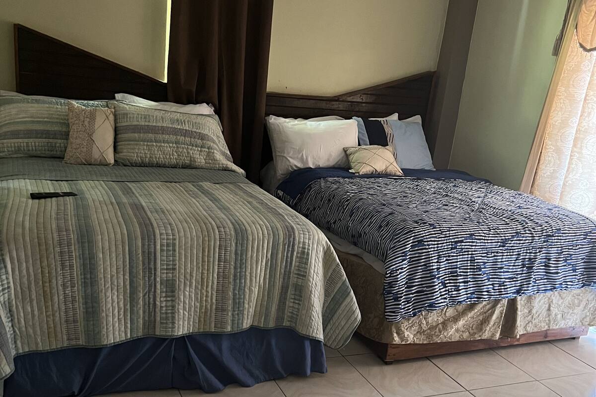 Peralatan tempat tidur premium, gebar bulu kapas, katil Tempur-Pedic 