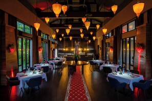 3 restauranter; serverer morgenmad