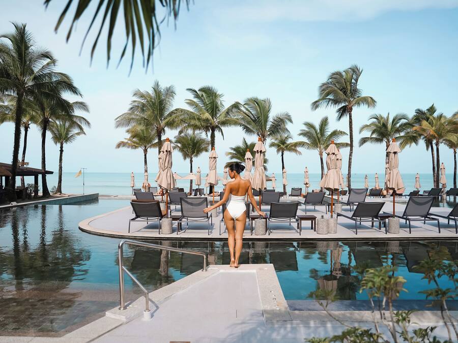 Outdoor pool, pool umbrellas, sun loungers