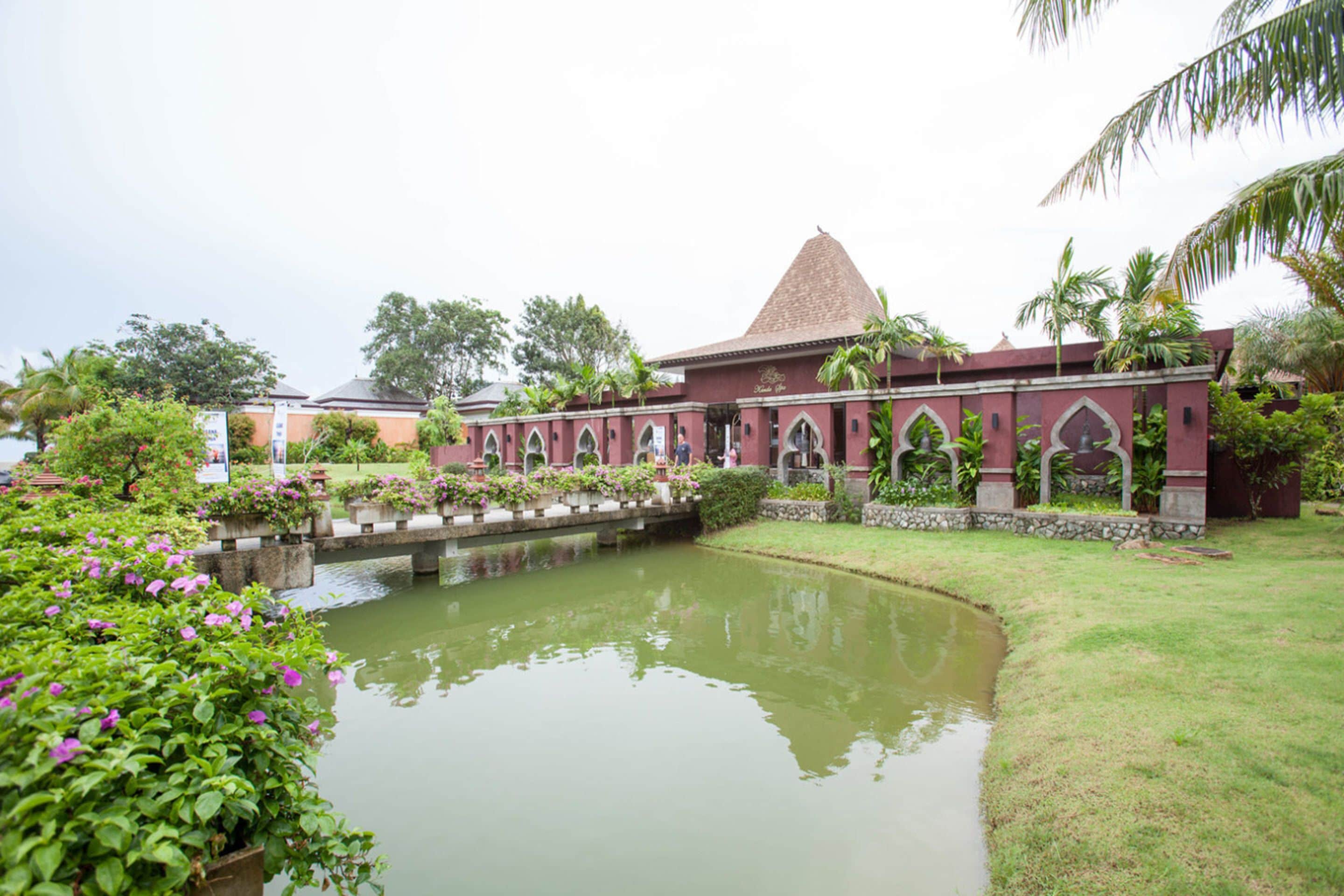 body treatments, aromatherapy, thai massages, body scrubs, facials