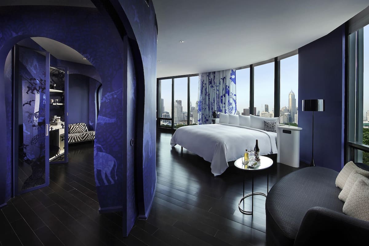 Signature Suite, 1 King Bed, Club Lounge Access, City View (SO Suite)