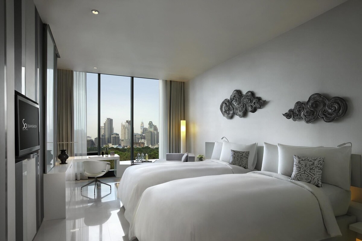 Ropa de cama de alta calidad y minibar con artículos gratuitos 
