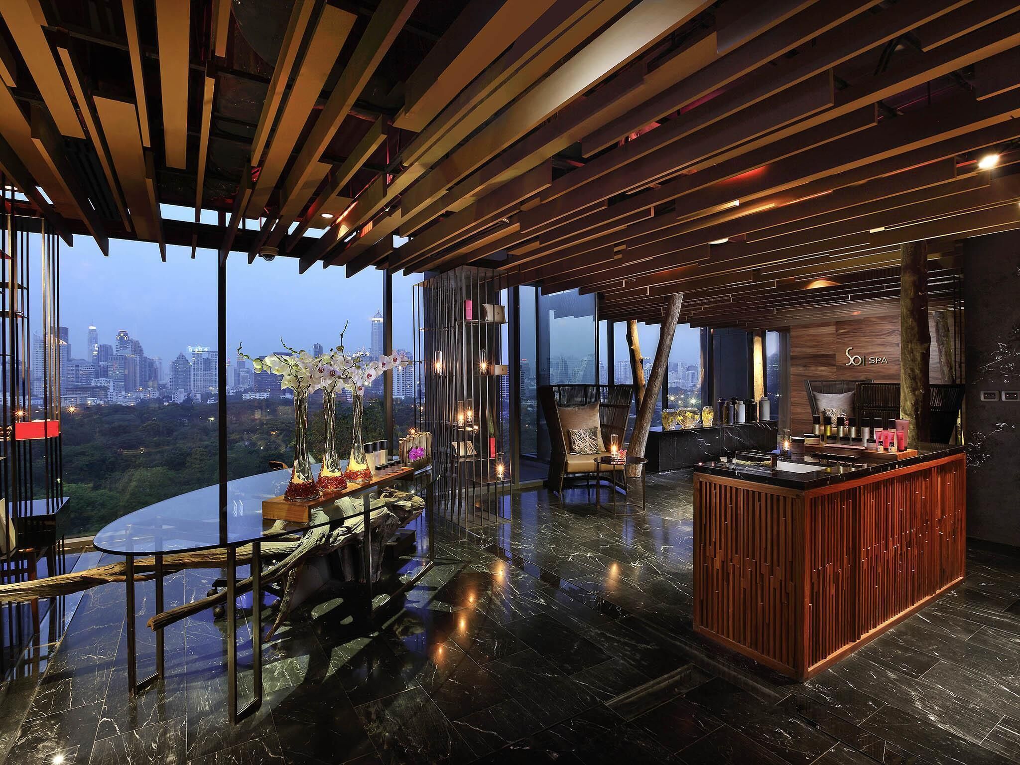 Sauna, hot tub, steam room, body treatments, aromatherapy