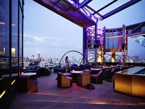 2 restaurants; breakfast, lunch, dinner, and brunch served - SO/ Bangkok (Bangkok)