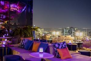 2 bars/lounges, rooftop bar