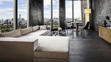 Signature-Suite, 1 King-Bett, Zutritt zur Club Lounge, Stadtblick (So Suite) | Hochwertige Bettwaren, kostenlose Minibar, Zimmersafe