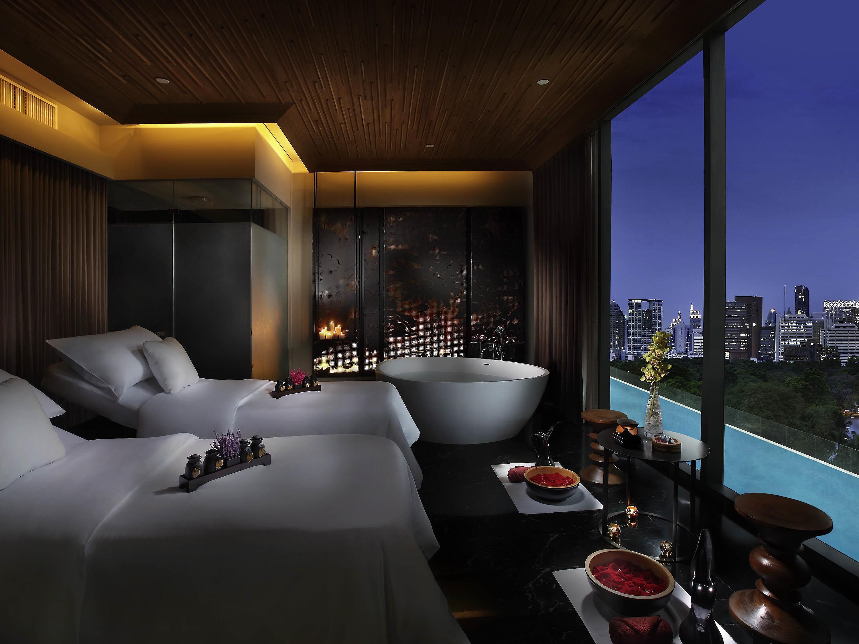 Sauna, hot tub, steam room, body treatments, aromatherapy
