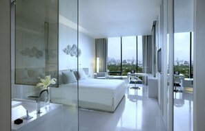 Separate bathtub and shower, deep-soaking bathtub, rainfall showerhead