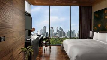Club Suite, 1 Bedroom (Park or City View, Club Benefits) | Premium bedding, free minibar, in-room safe, individually decorated