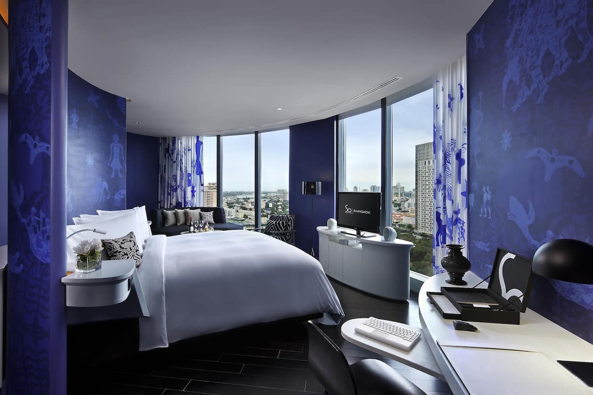 Signature Studio, 1 King Bed, Club lounge access (So) | Premium bedding, free minibar, in-room safe, individually decorated