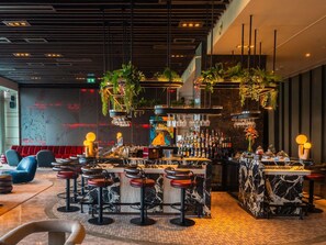 2 bares y 1 bar en la azotea