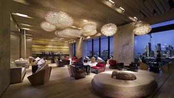 2 bars/lounges, rooftop bar