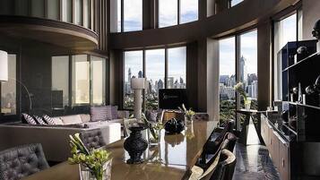 Signature Suite, Park View (SO VIP Duplex) | Premium bedding, free minibar, in-room safe, individually decorated