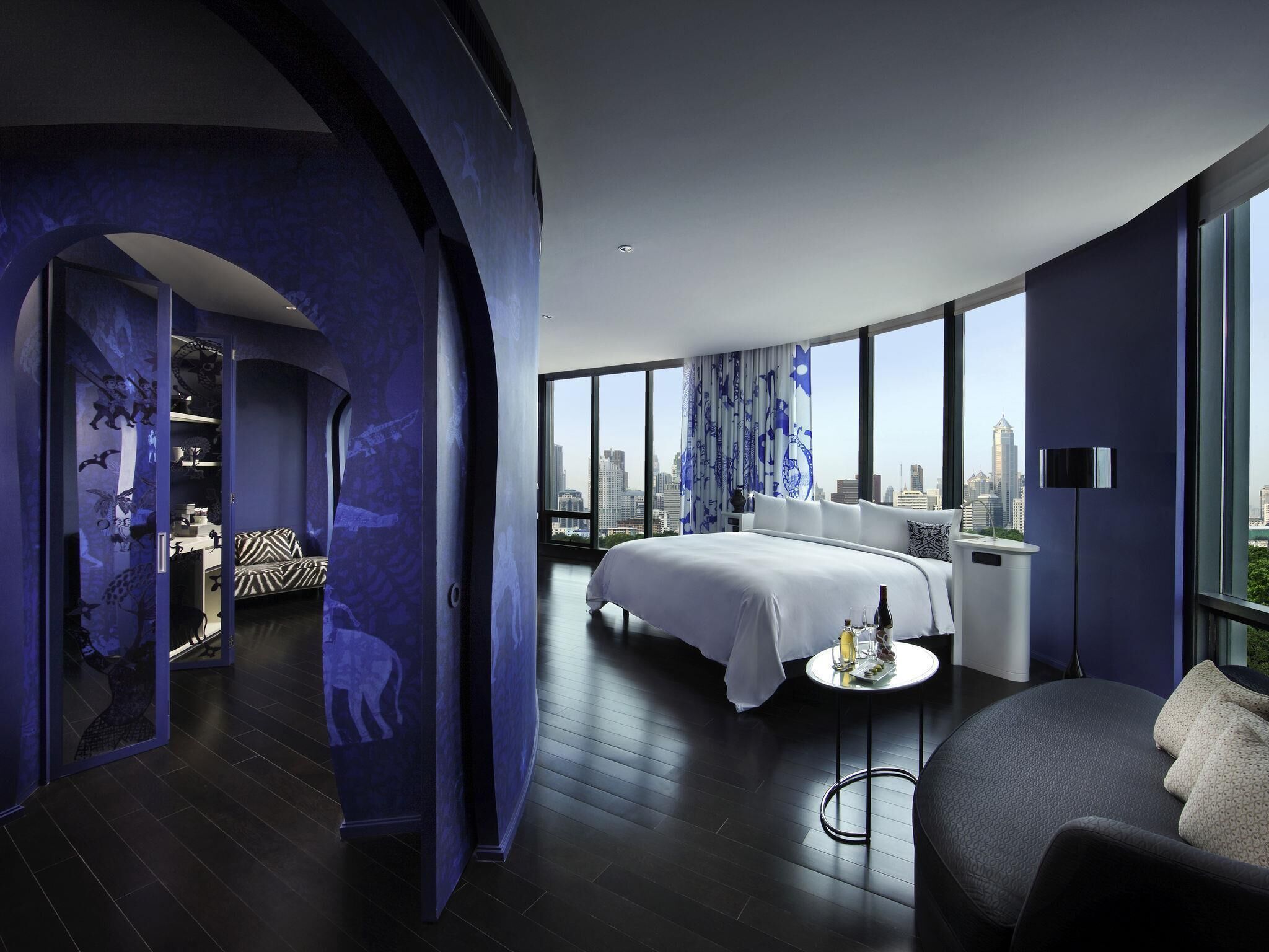 Signature Suite, 1 King Bed, Club Lounge Access, City View (SO Suite)
