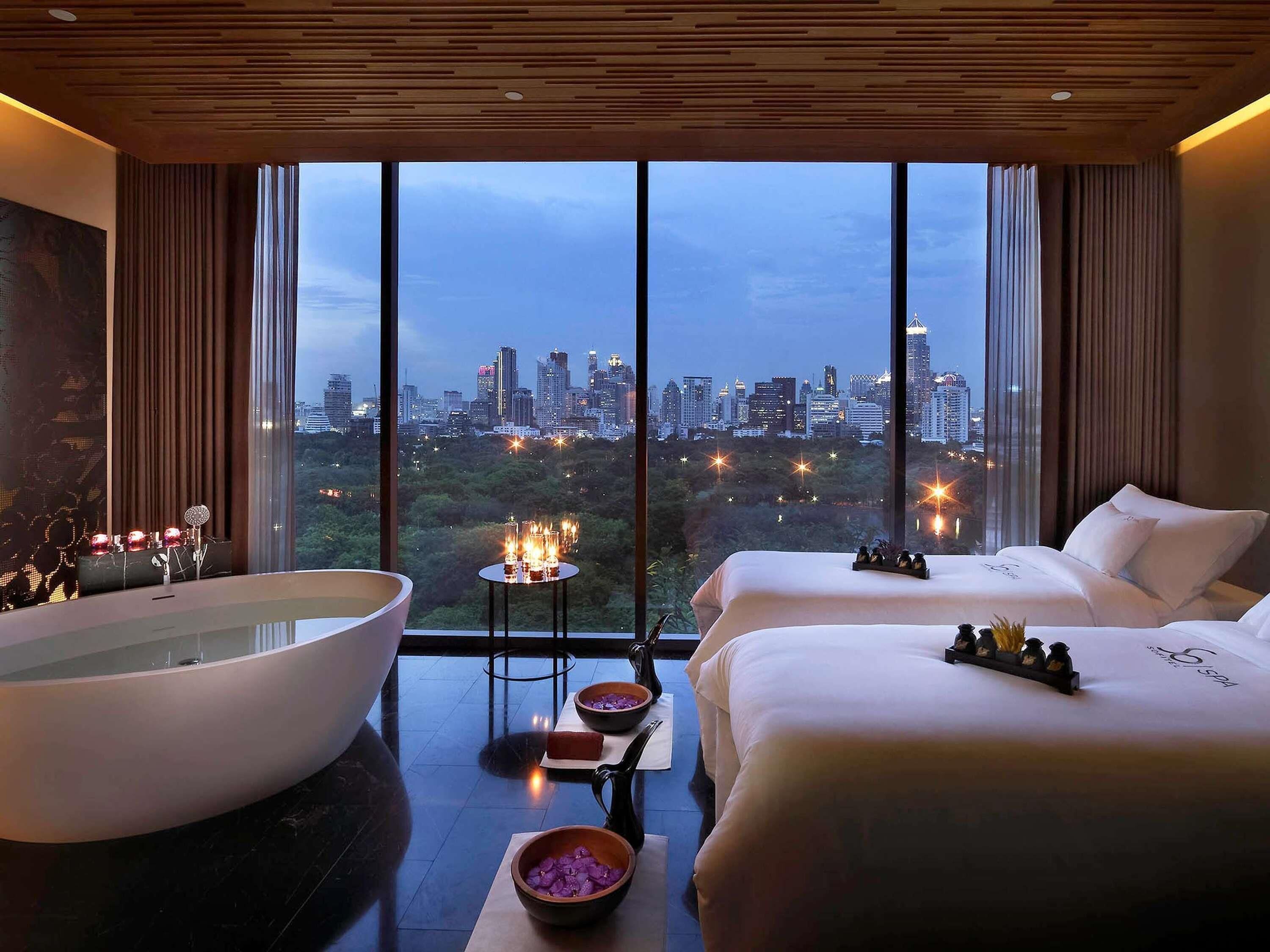 Sauna, hot tub, steam room, body treatments, aromatherapy