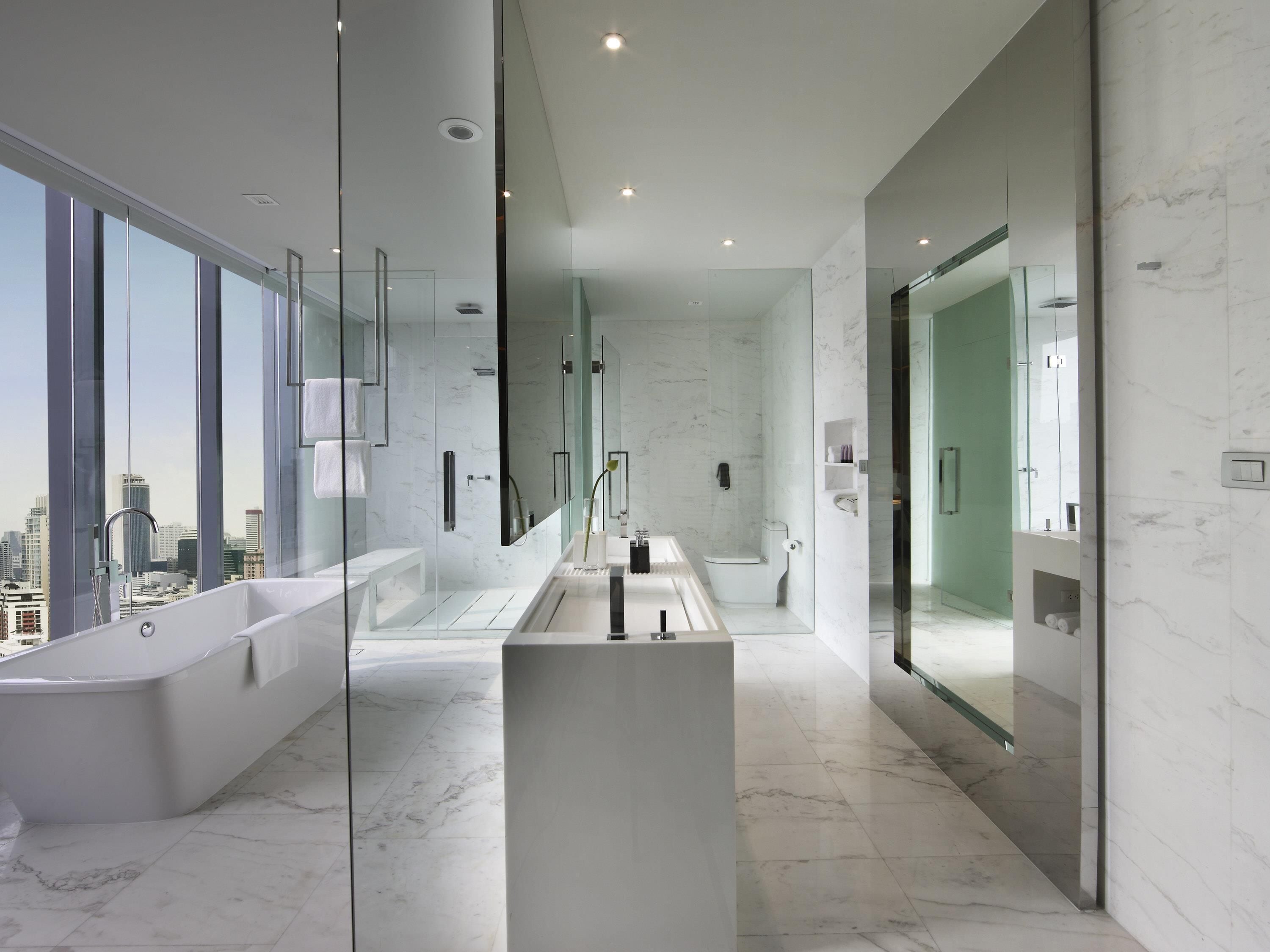 Seprai premium, minibar gratis, brankas, dan didekorasi berbeda-beda