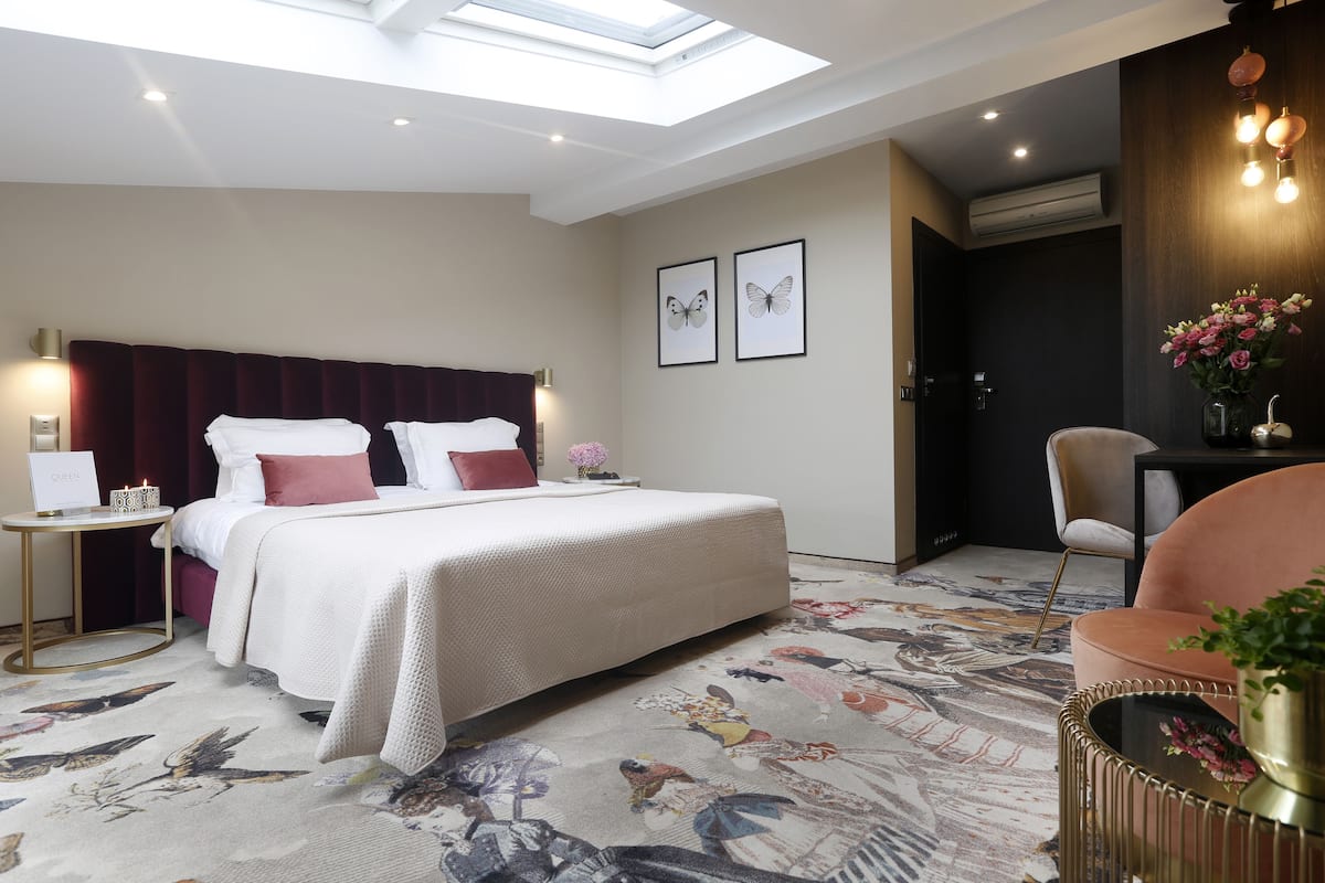 Literie de qualité, lit avec matelas en mousse à mémoire, minibar
