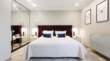 Suite Confort, 1 cama King size | Ropa de cama de alta calidad, camas con efecto memoria y minibar