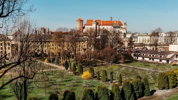 Deluxe-Doppel- oder -Zweibettzimmer, Balkon, Gartenblick | Blick vom Balkon