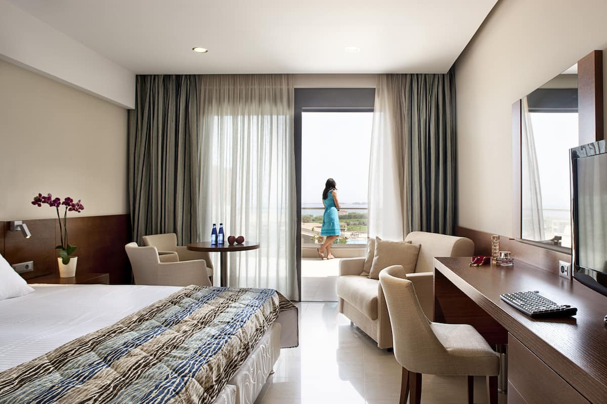Minibar, két bảo mật tại phòng, bàn, phòng cách âm 