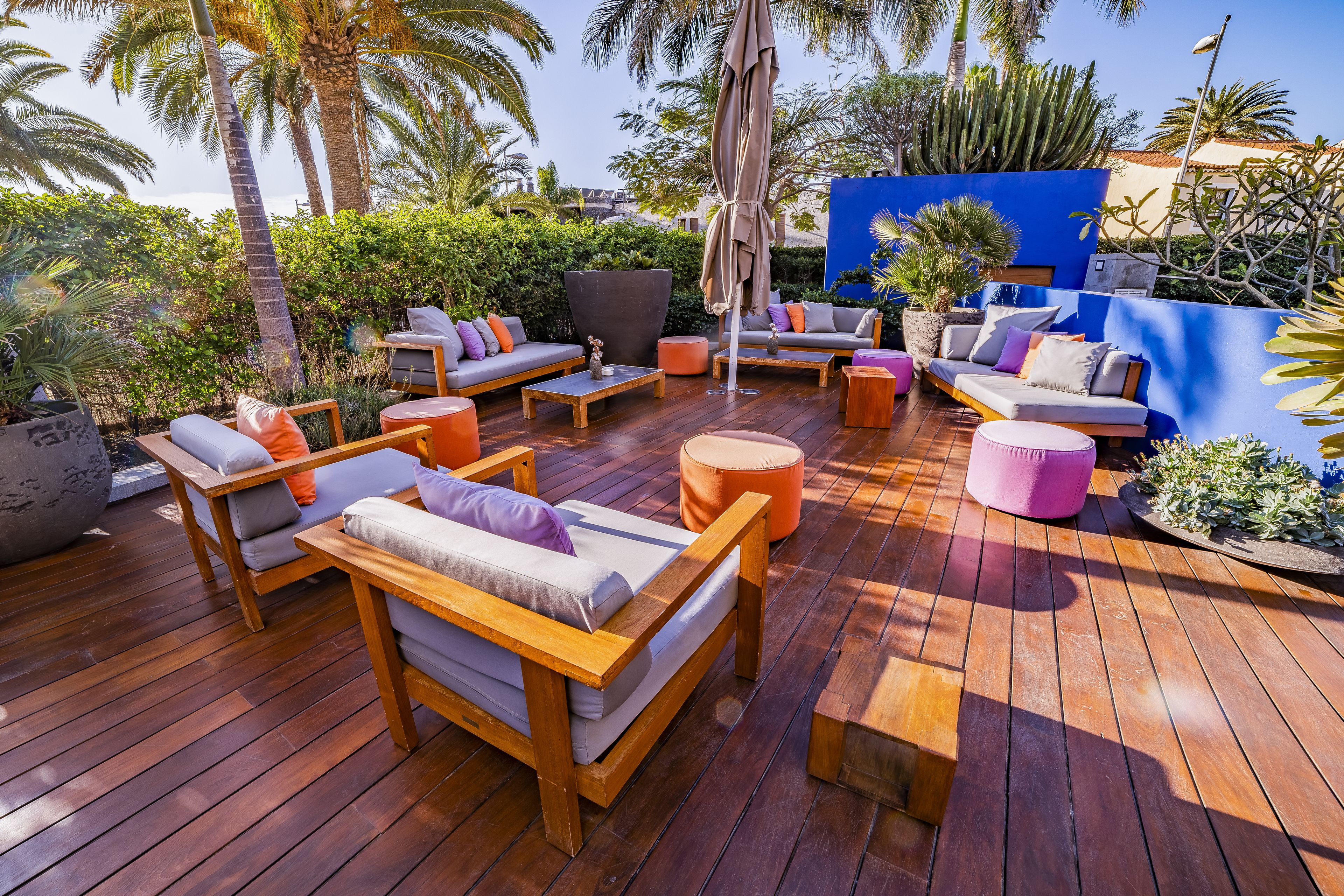 Bar en bord de piscine