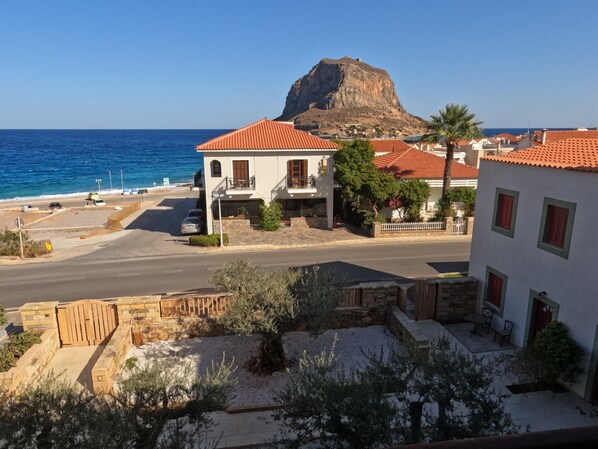 Deluxe Double Room | Terrace/patio