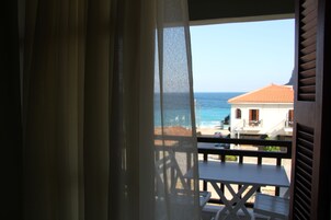 Ducha, artículos de tocador gratuitos, secador de pelo, toallas