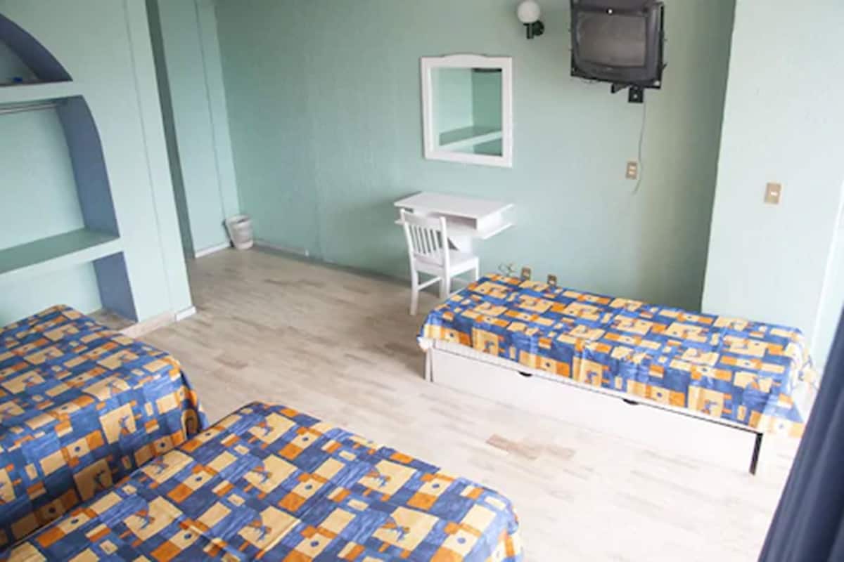 Family Room, Multiple Beds