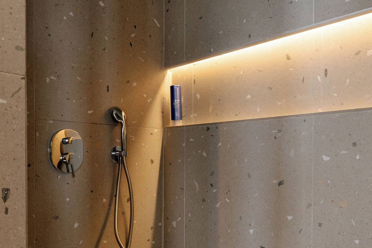 junior suite, sea view | bathroom shower