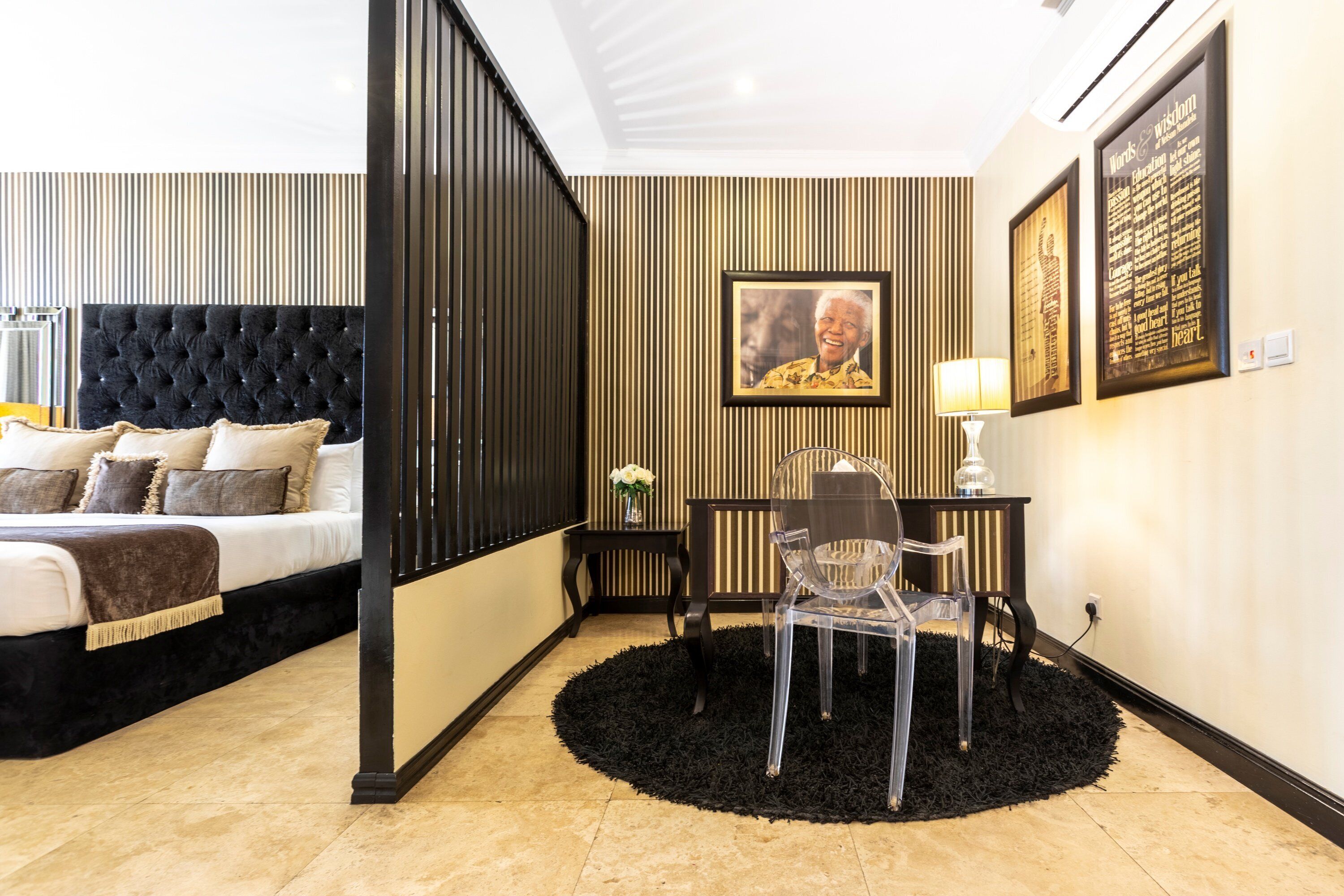 in-room business centre