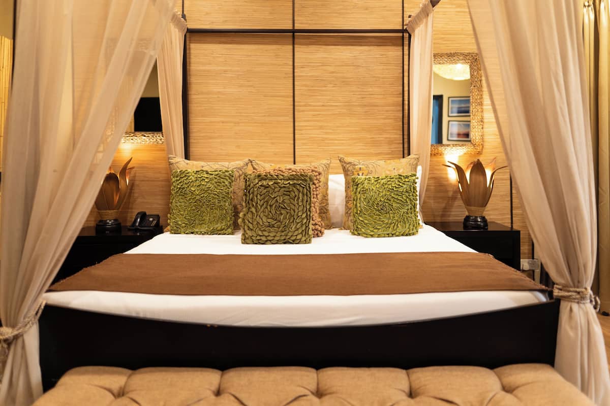 Superior Suite | Egyptian cotton sheets, premium bedding, Select Comfort beds