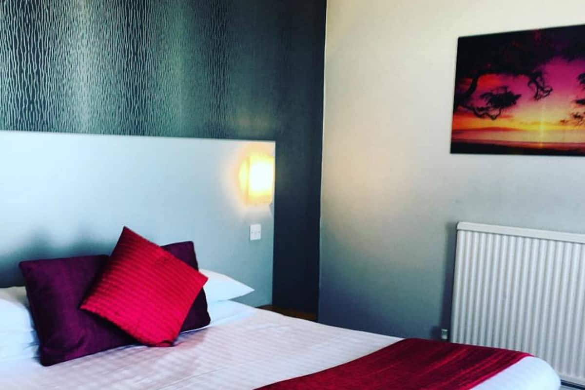 In-room safe, free WiFi, bed sheets