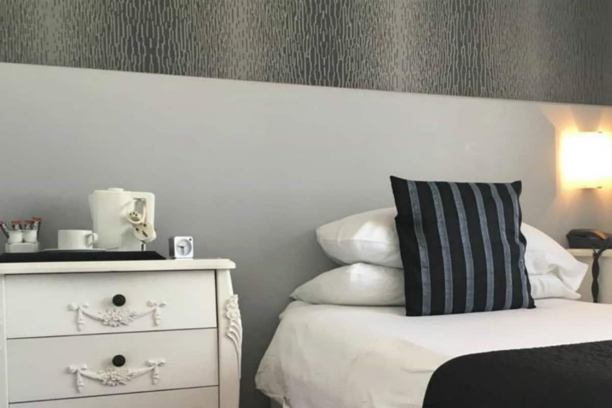 Eenpersoonskamer | Een kluis op de kamer, gratis wifi, beddengoed