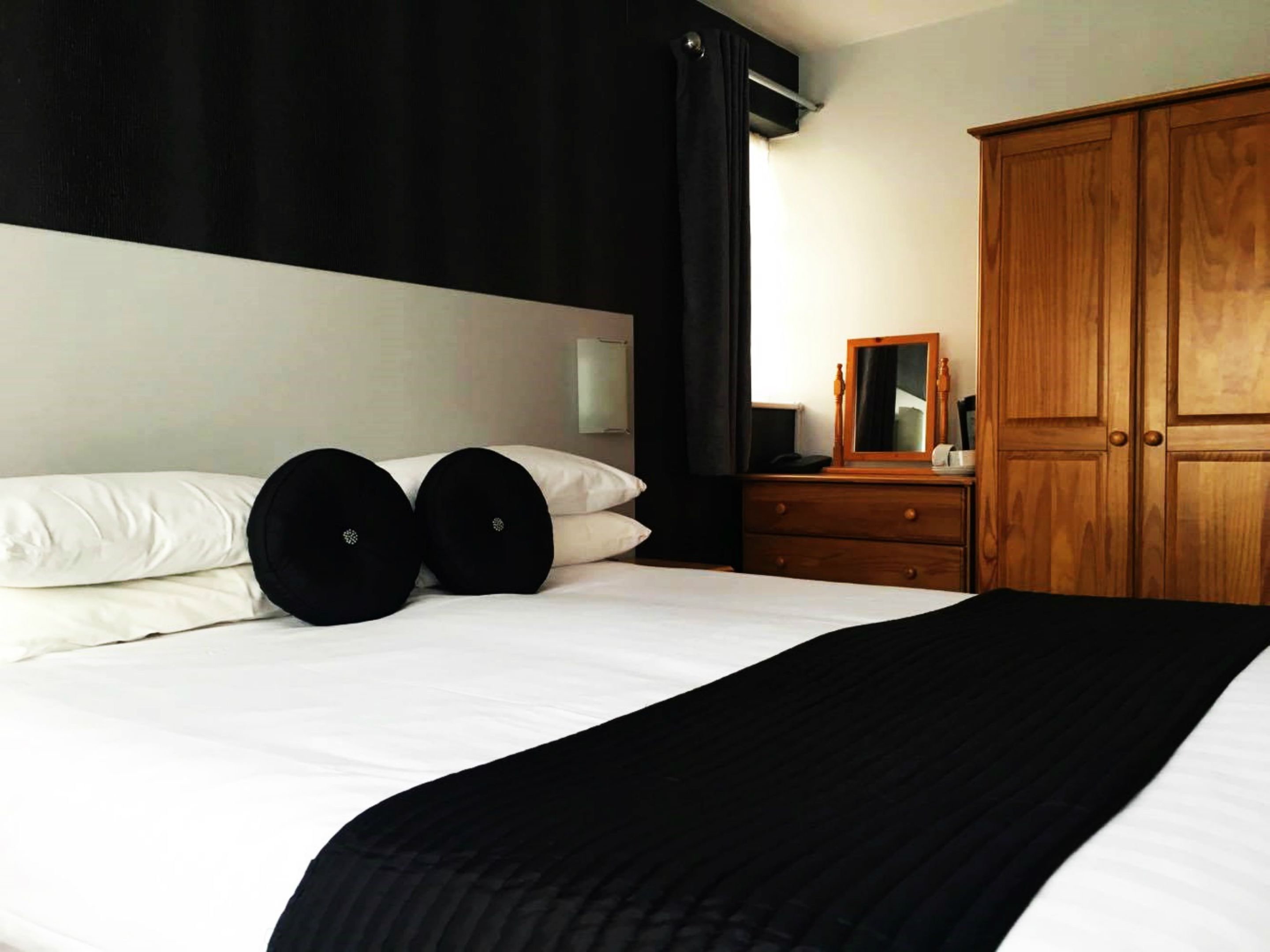 double room | in-room safe, free wifi, bed sheets