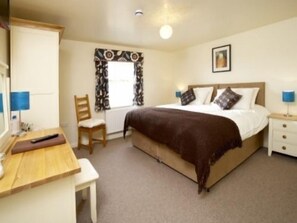 Kamar Double, ensuite, lantai dasar | Didekorasi berbeda-beda dan dilengkapi dengan perabotan berbeda-beda