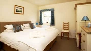Double Room, Ensuite (Watton) | Individually decorated, individually furnished, free WiFi