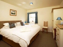 Habitación doble, baño privado (Watton) | Decoración individual, mobiliario individual, wifi gratis