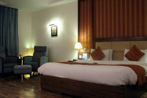 Premium bedding, minibar, in-room safe, desk