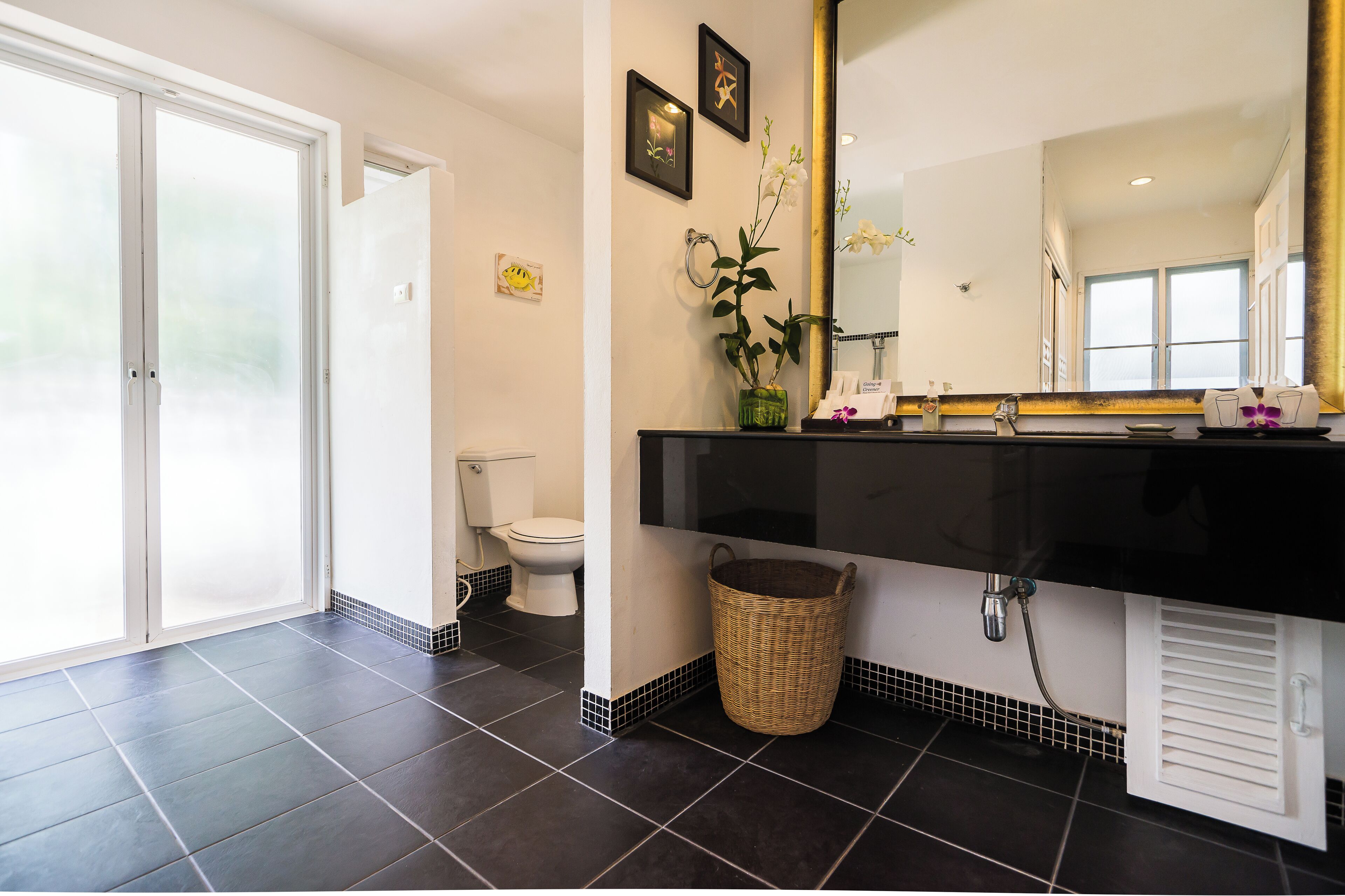 garden view grand, 2 twin bed | bathroom | shower, rainfall showerhead, free toiletries, hair dryer