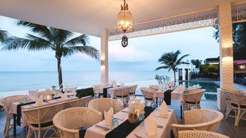 Frühstück, Mittagessen, Abendessen, Blick auf den Strand 