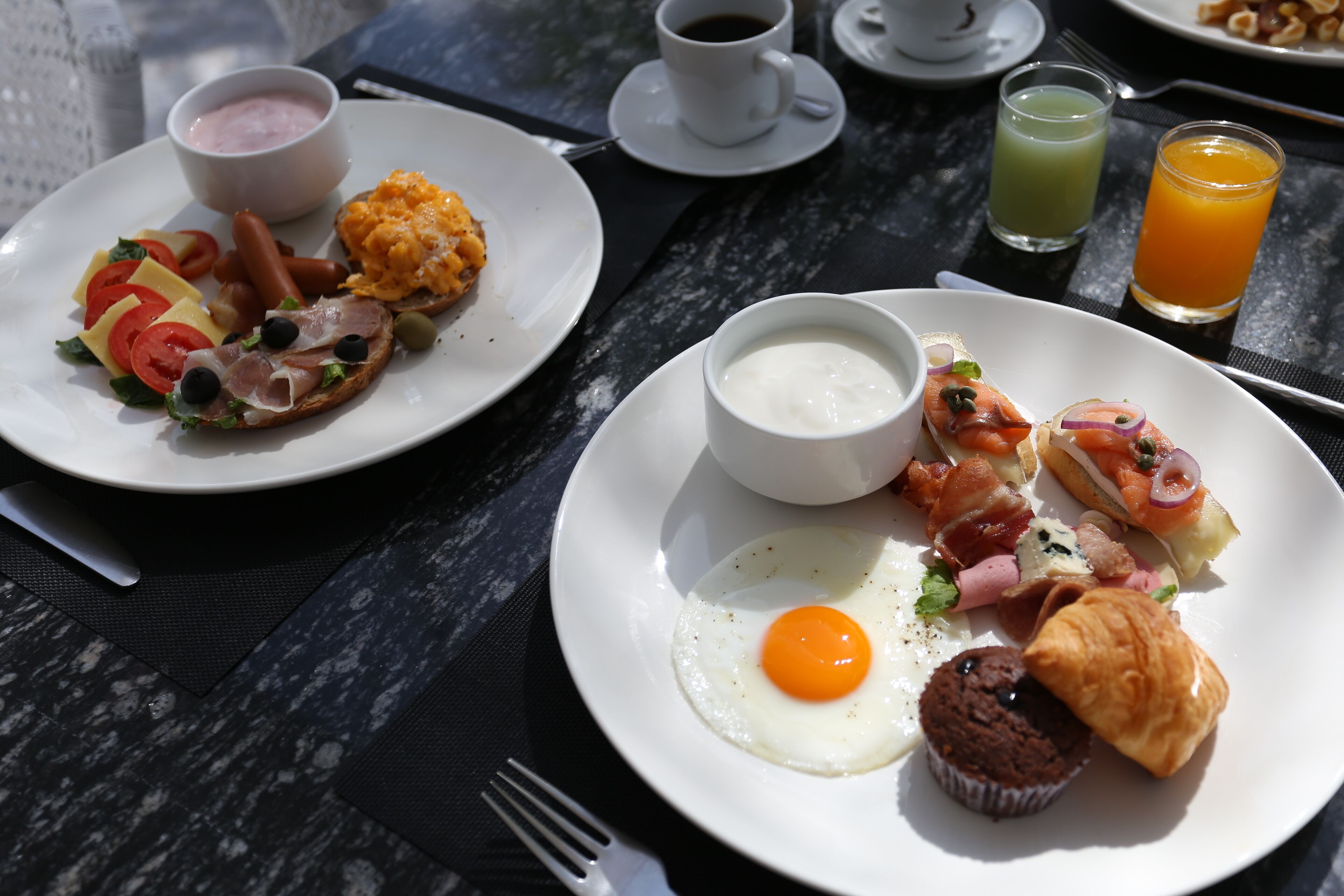 daily buffet breakfast (thb 650 per person)
