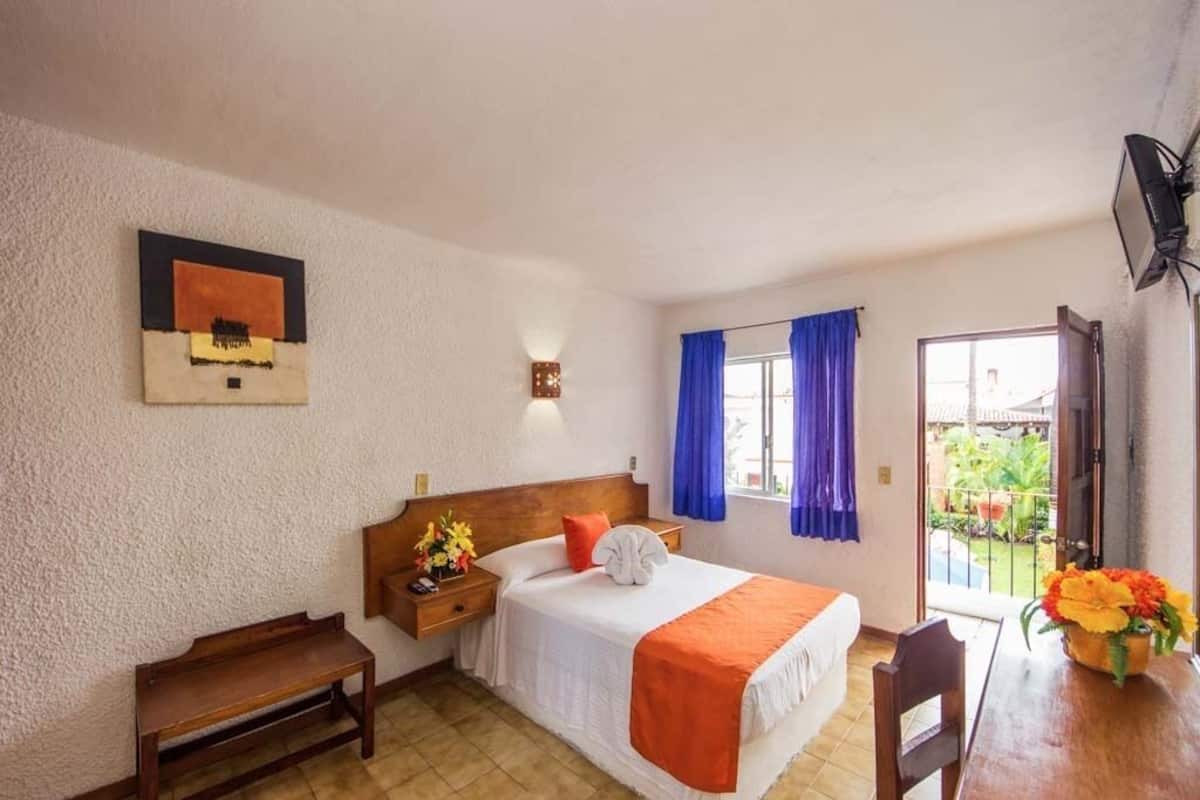 Super Saver | Blackout curtains, free WiFi, bed sheets
